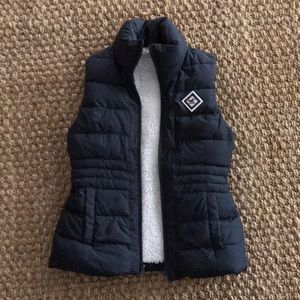 Hollister sherpa lined puffer vest